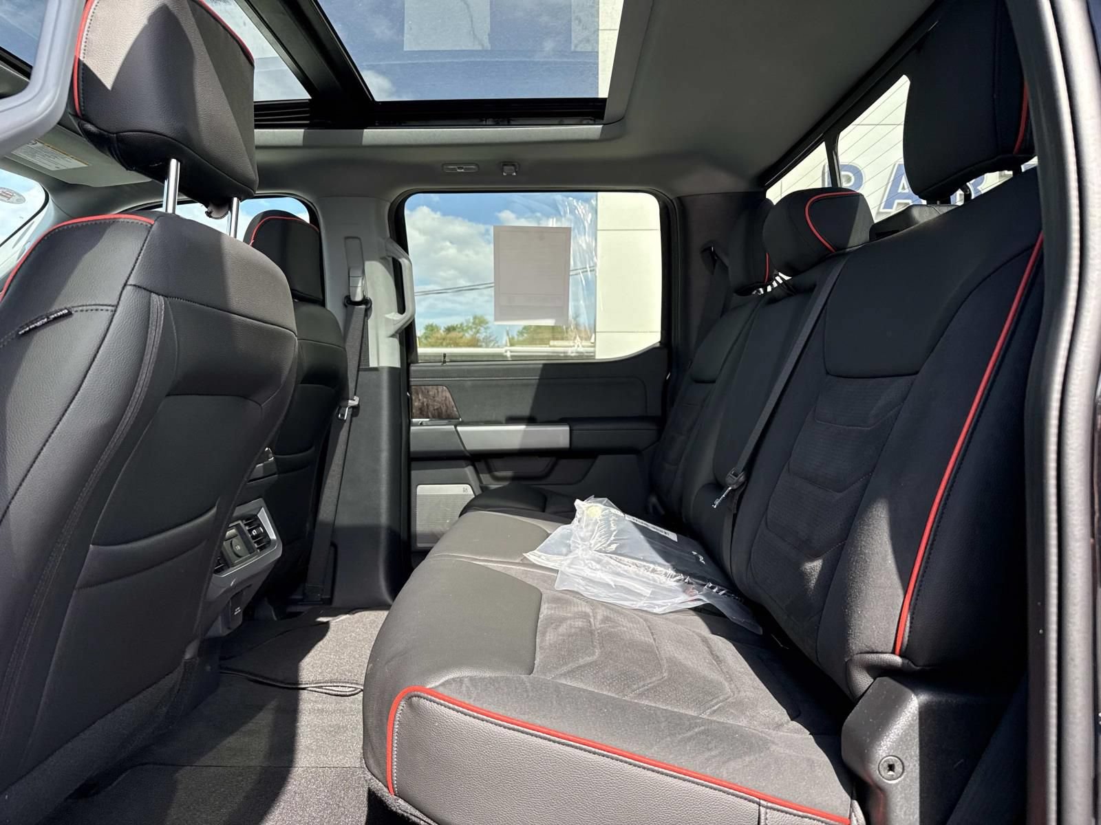New 2026 Ford F250 Lariat w/ Black Appearance Package AWD/4WD image 11