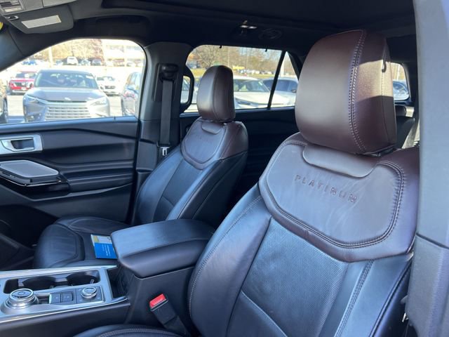 Used 2022 Ford Explorer Platinum w/ Equipment Group 601A image 9