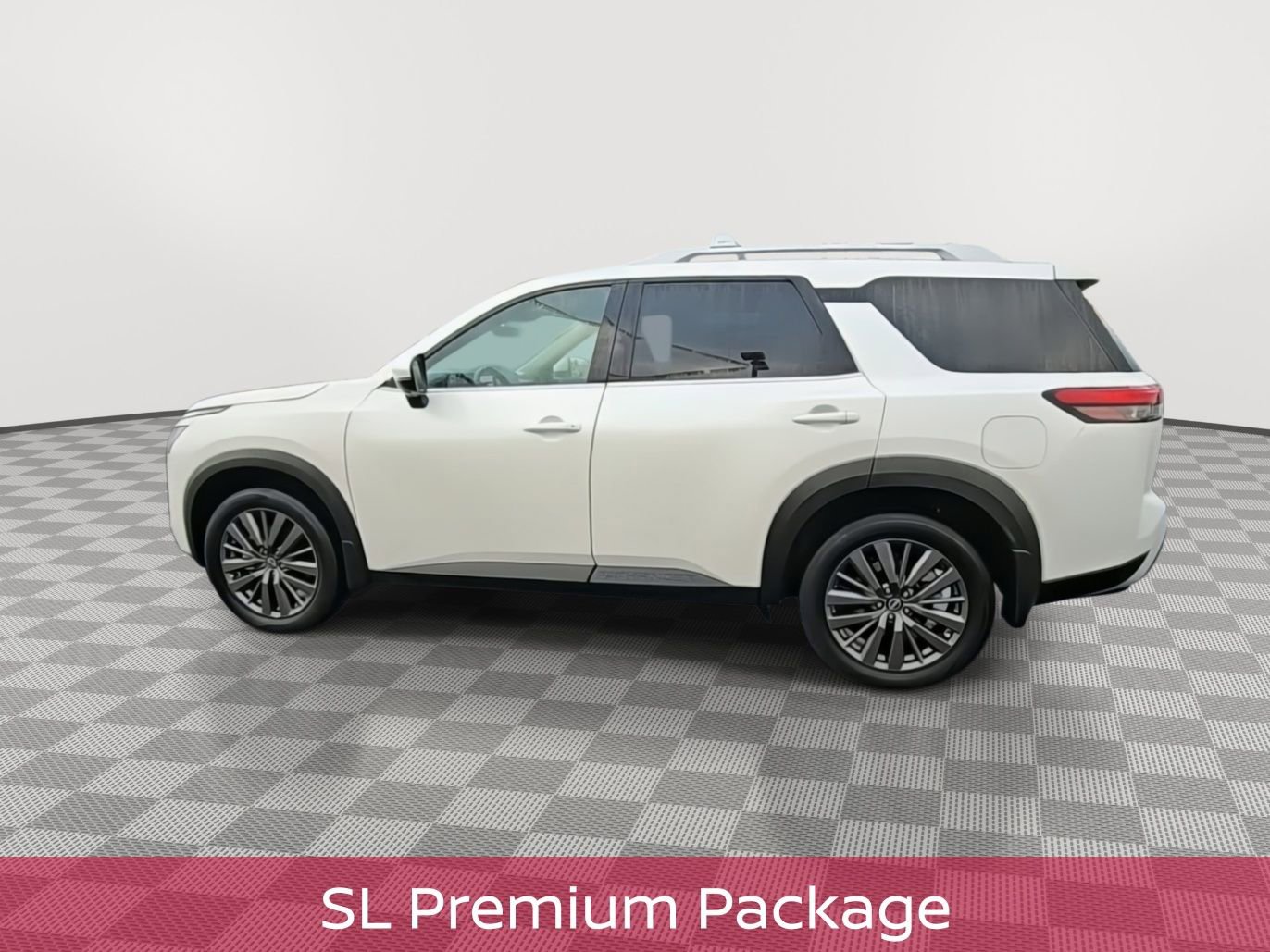 Used 2025 Nissan Pathfinder SL w/ SL Premium Package image 5