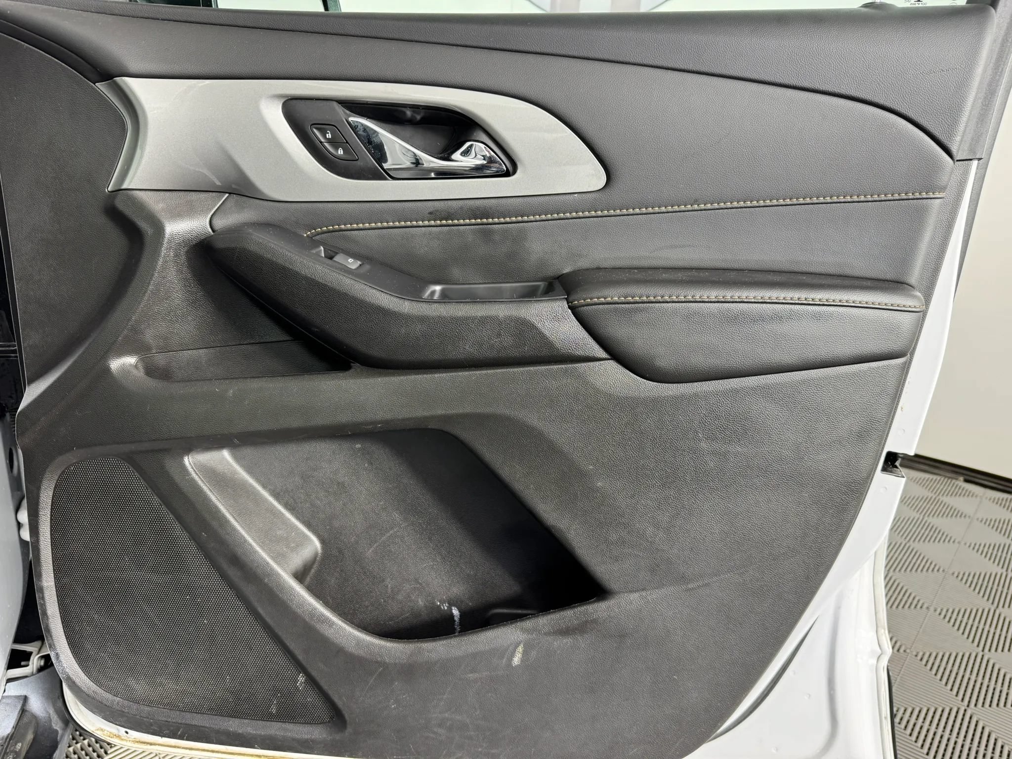 Used 2021 Chevrolet Traverse LS w/ LPO, Floor Liner Package FWD image 40