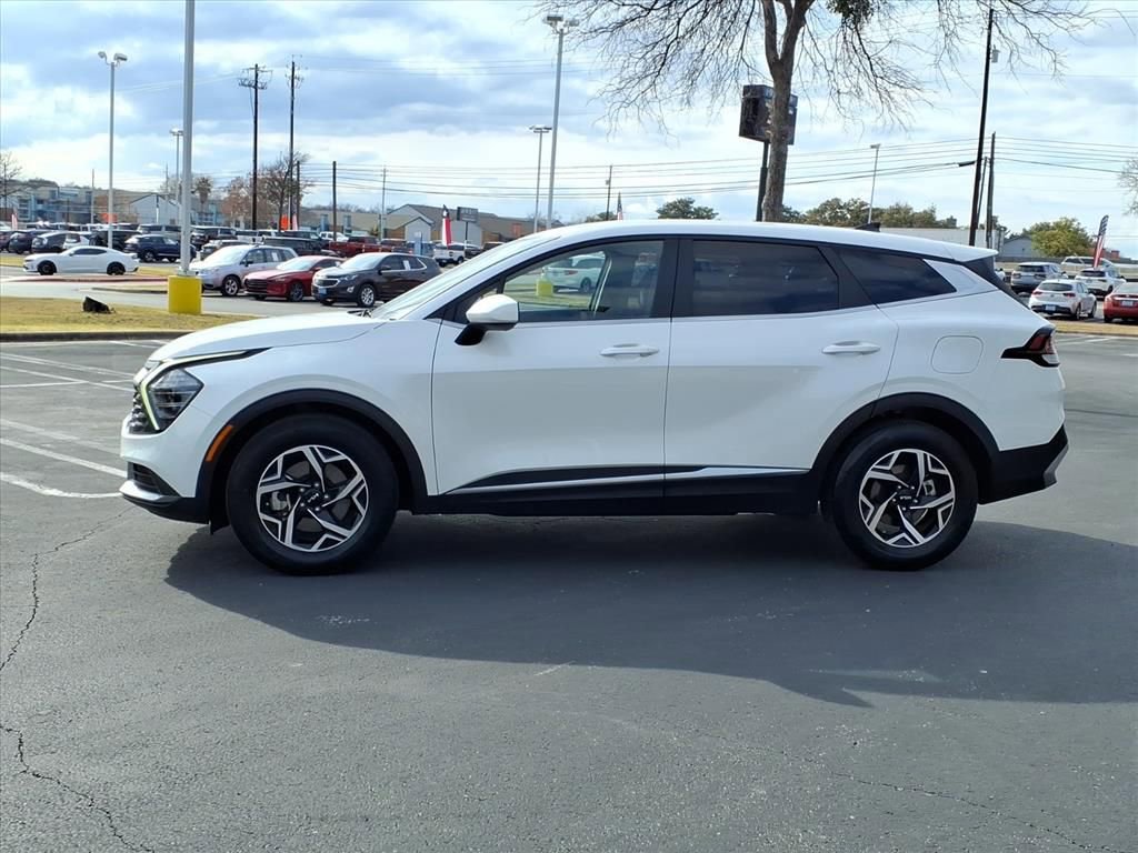 Used 2024 Kia Sportage LX image 5