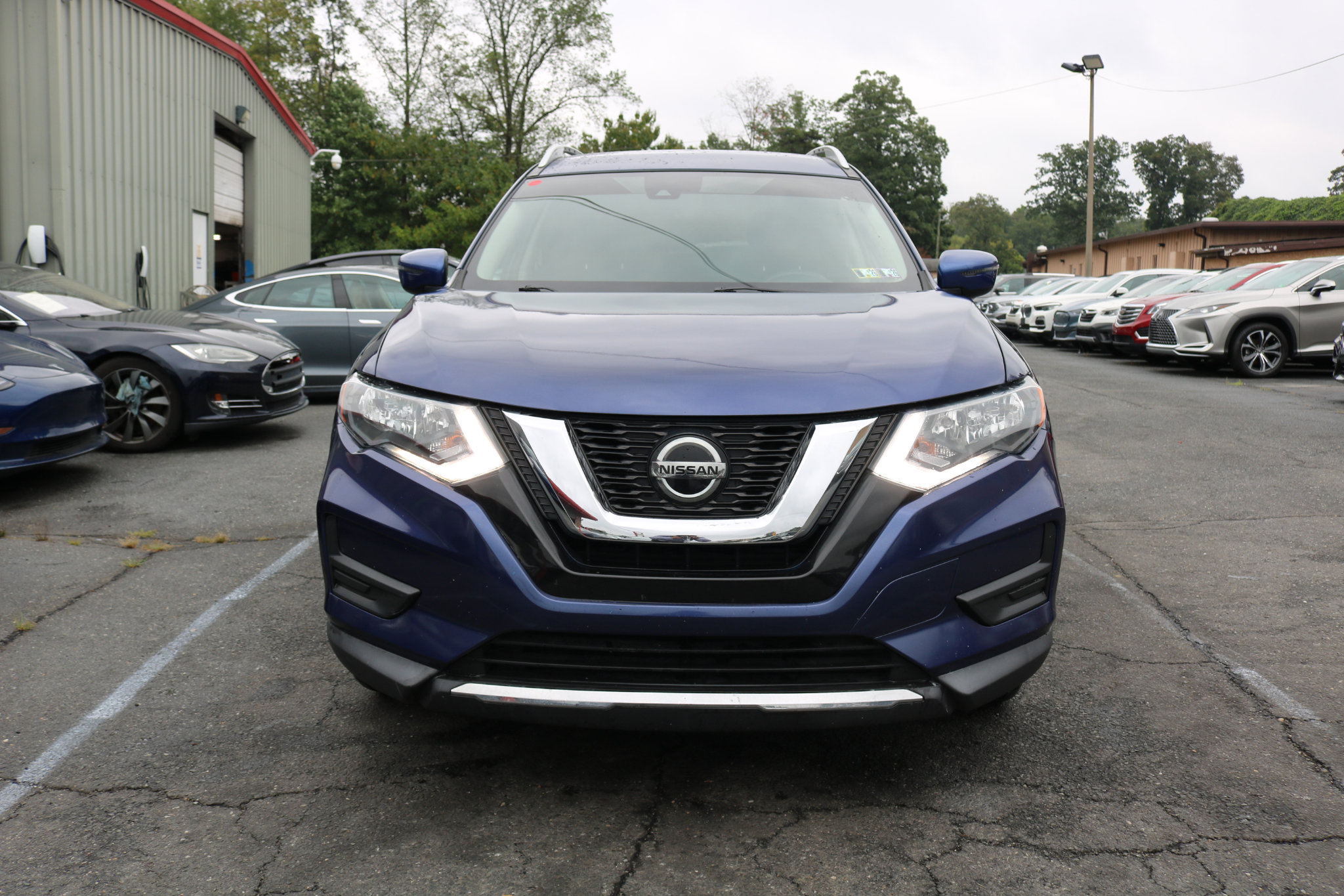 Used 2019 Nissan Rogue SV image 5