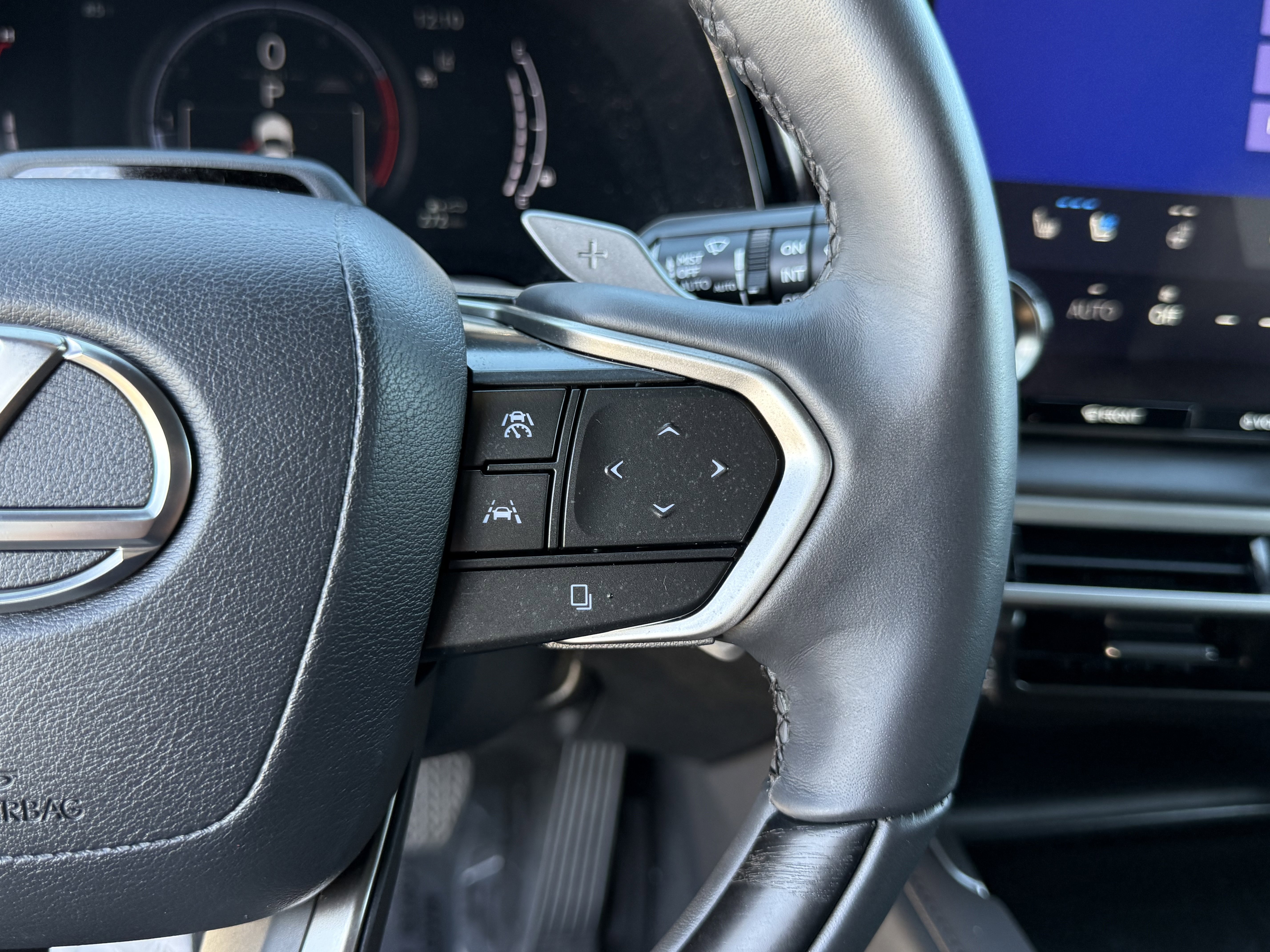 Used 2023 Lexus RX 350 FWD w/ Cold Area Package image 24