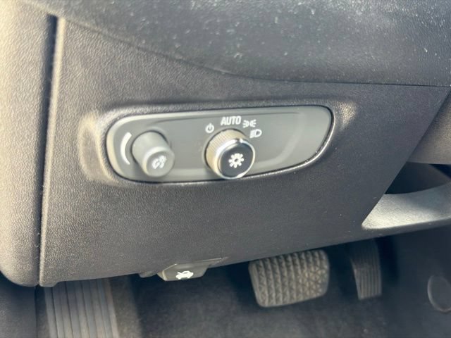 Used 2018 Chevrolet Equinox LS FWD image 21