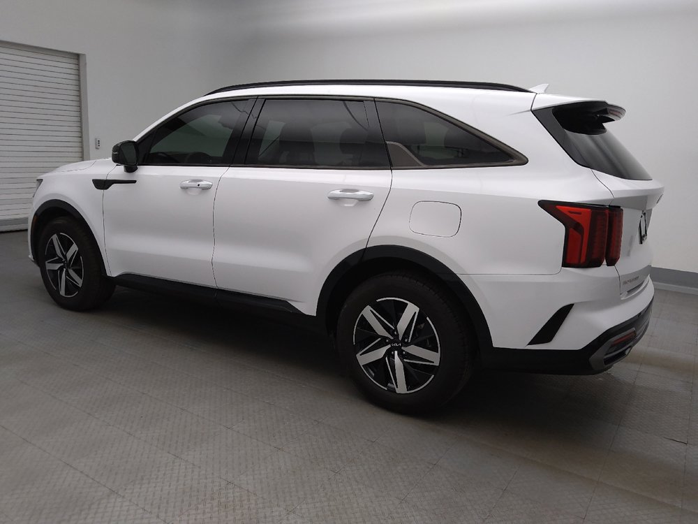 Used 2023 Kia Sorento EX w/ Panoramic Sunroof Package image 3