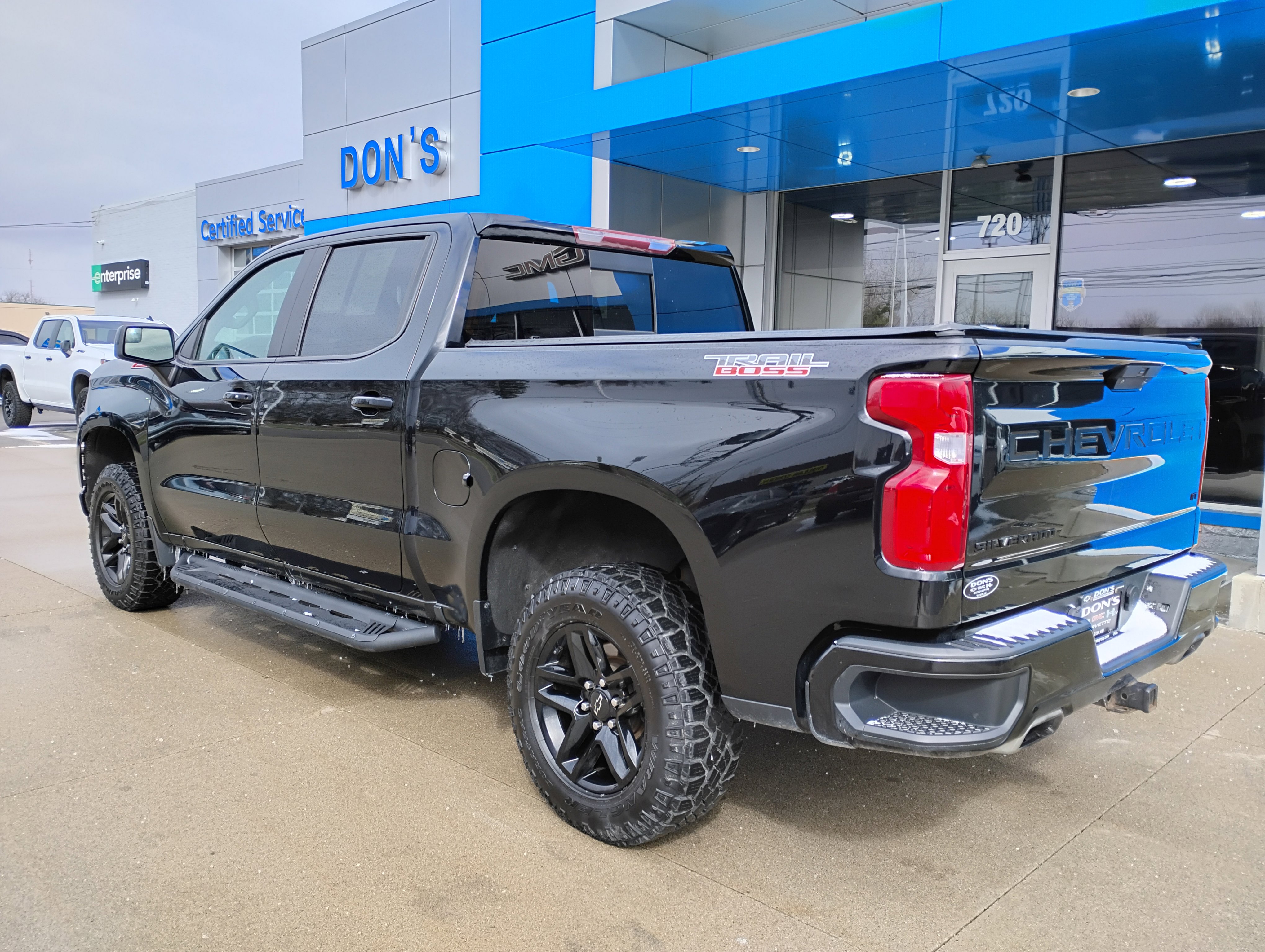 Used 2020 Chevrolet Silverado 1500 LT Trail Boss image 2