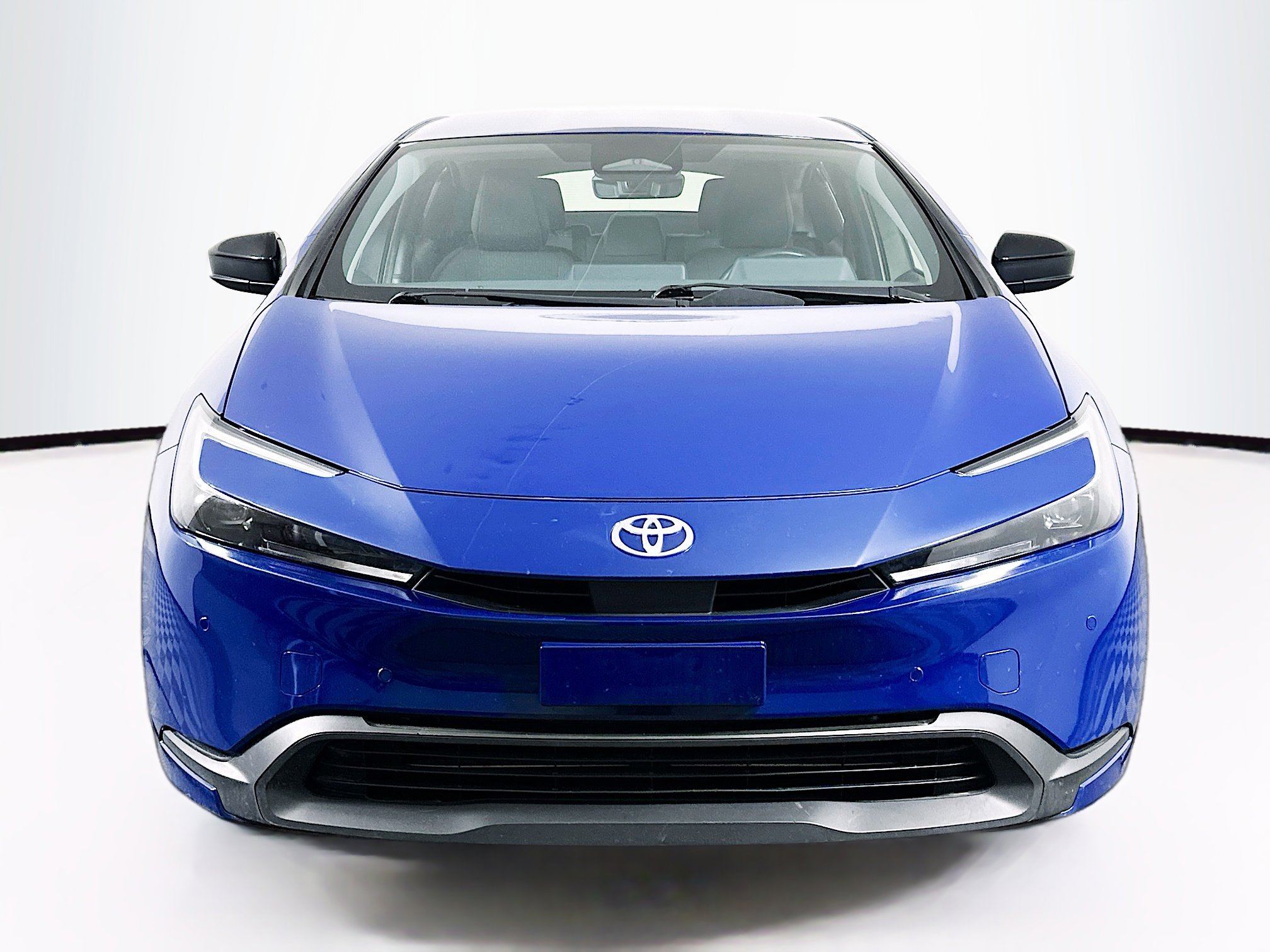 Used 2024 Toyota Prius LE image 2