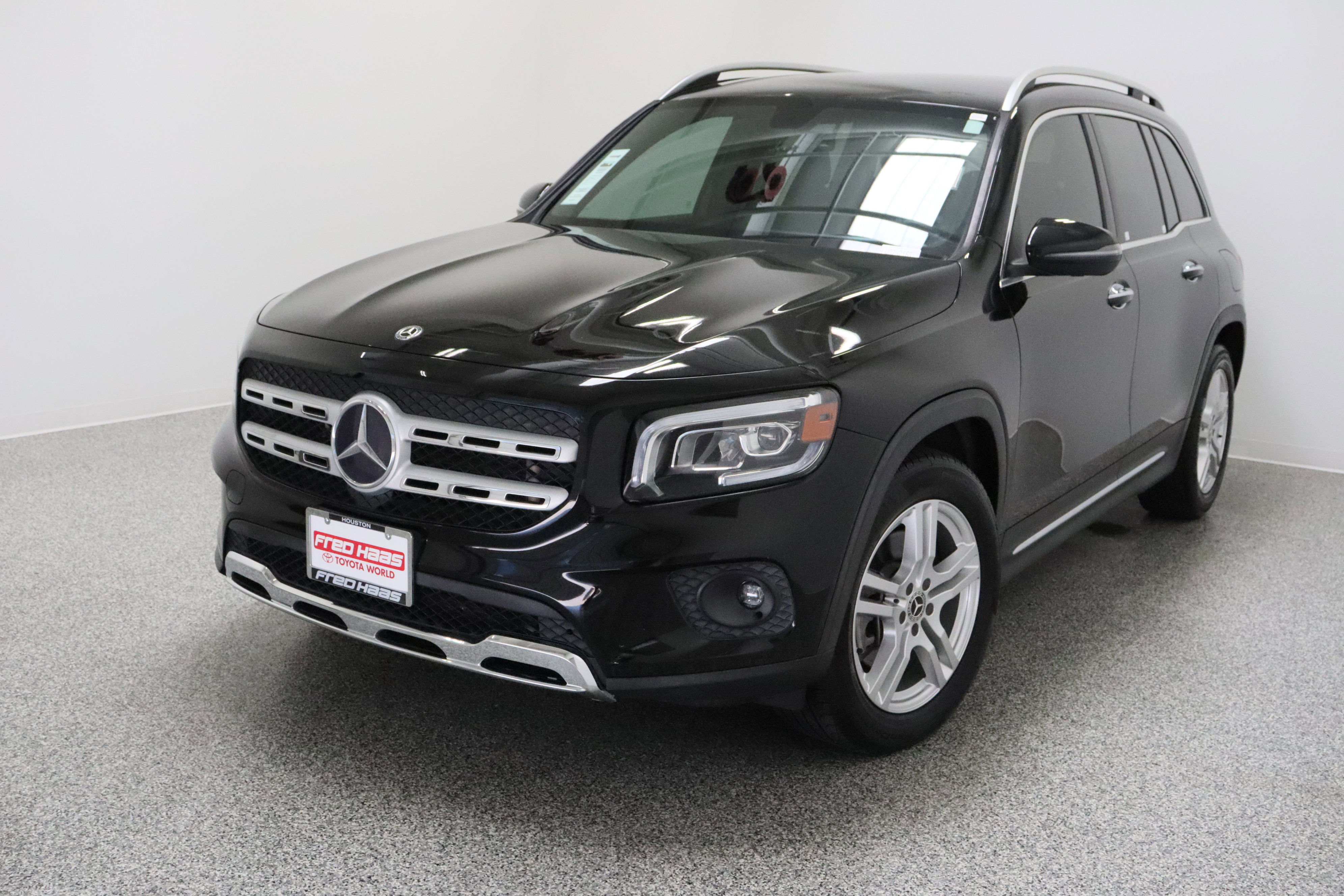 Used 2020 Mercedes-Benz GLB 250 4MATIC image 2