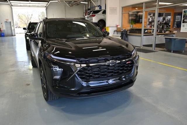 New 2026 Chevrolet Trax RS w/ Driver Confidence Package image 3