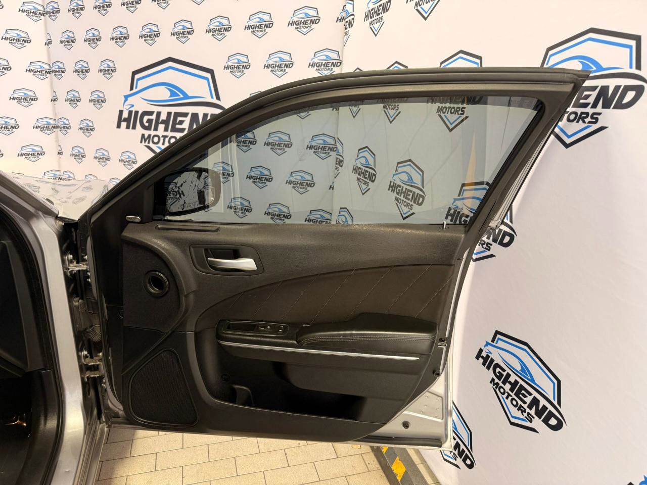 Used 2016 Dodge Charger SXT RWD image 21