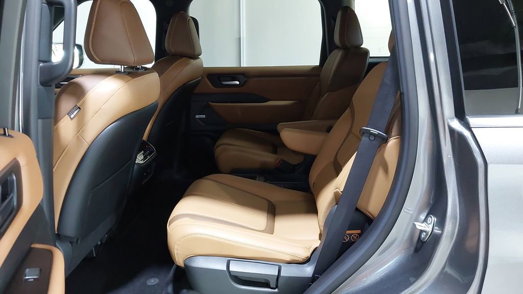New 2026 Nissan Armada SL w/ Captain's Chari Seat Package image 21