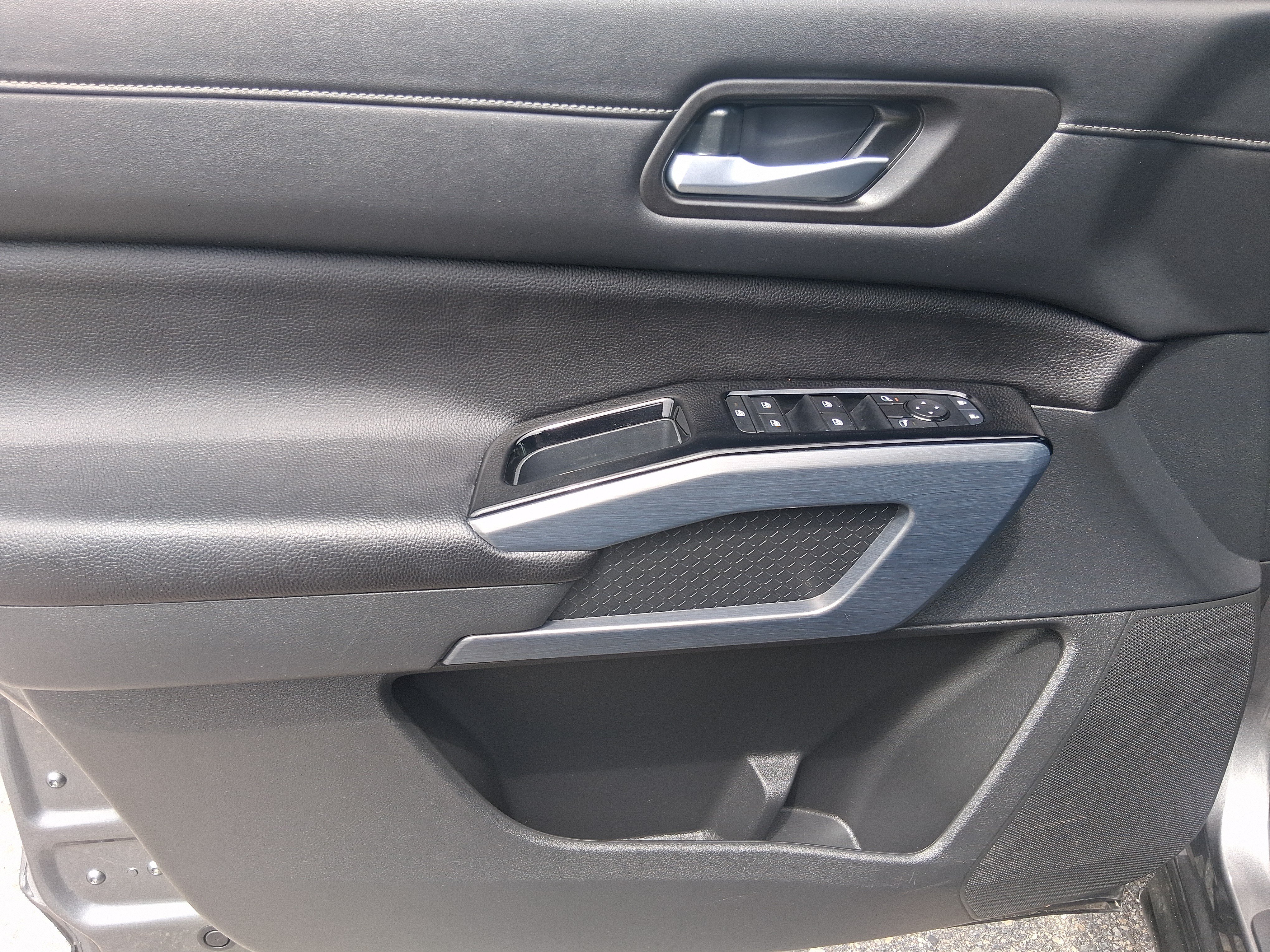 Certified 2025 Nissan Pathfinder SL AWD/4WD image 15
