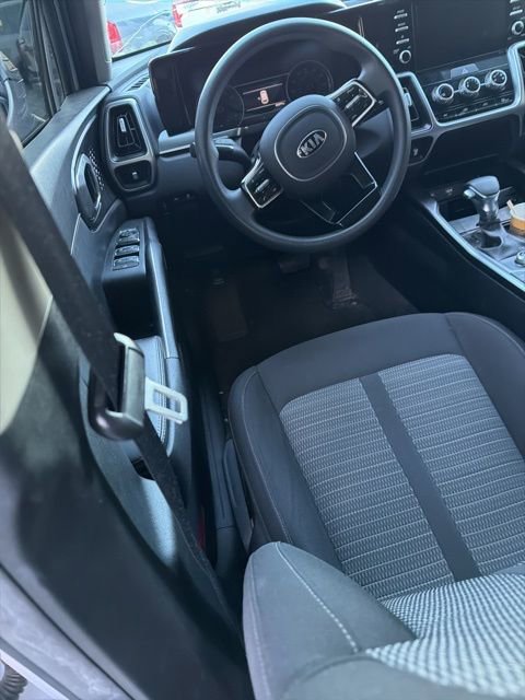 Used 2021 Kia Sorento LX image 9