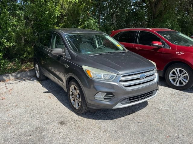 Used 2017 Ford Escape SE FWD image 2