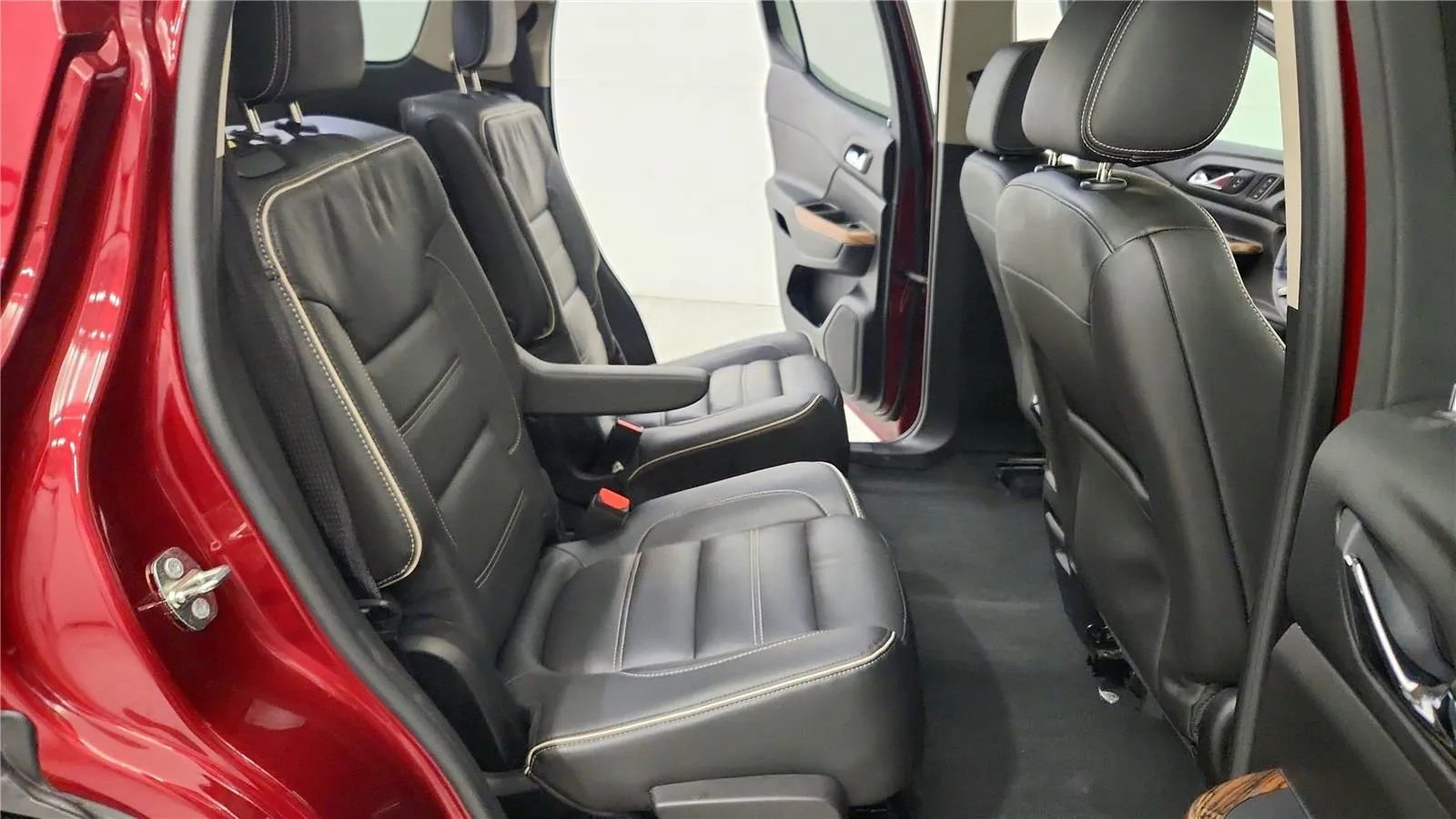 Used 2017 GMC Acadia Denali w/ Technology Package image 39