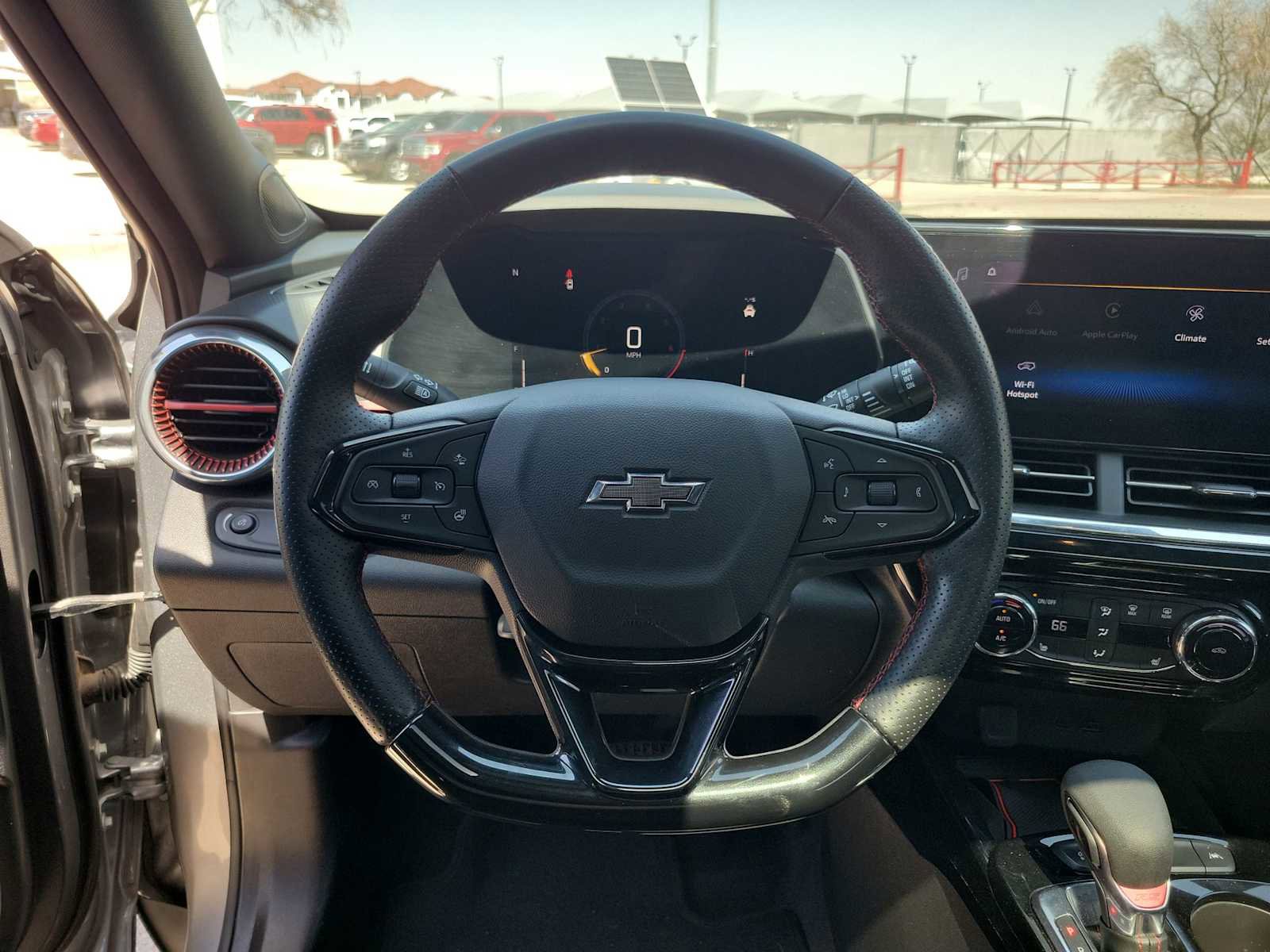 Used 2025 Chevrolet Trax RS w/ Sunroof Package image 19