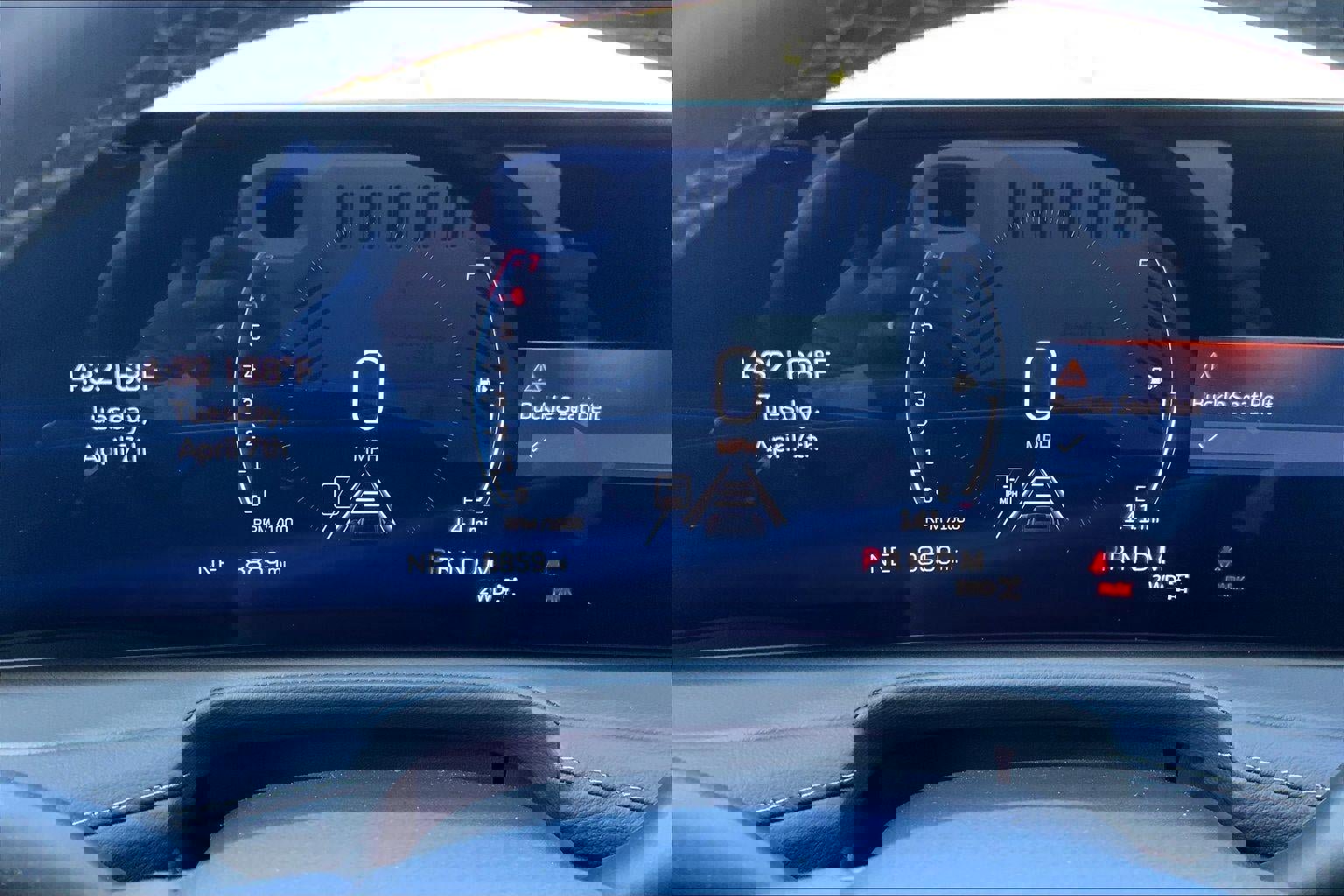 Used 2024 Cadillac XT4 Premium Luxury w/ Technology Package image 21