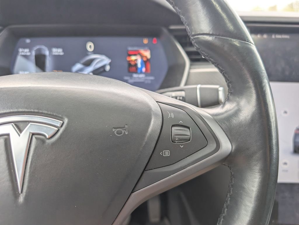 Used 2018 Tesla Model X P100D image 23