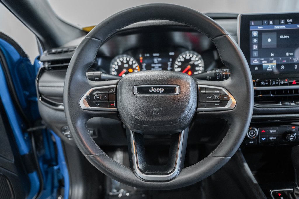 Used 2022 Jeep Compass Latitude AWD/4WD image 26