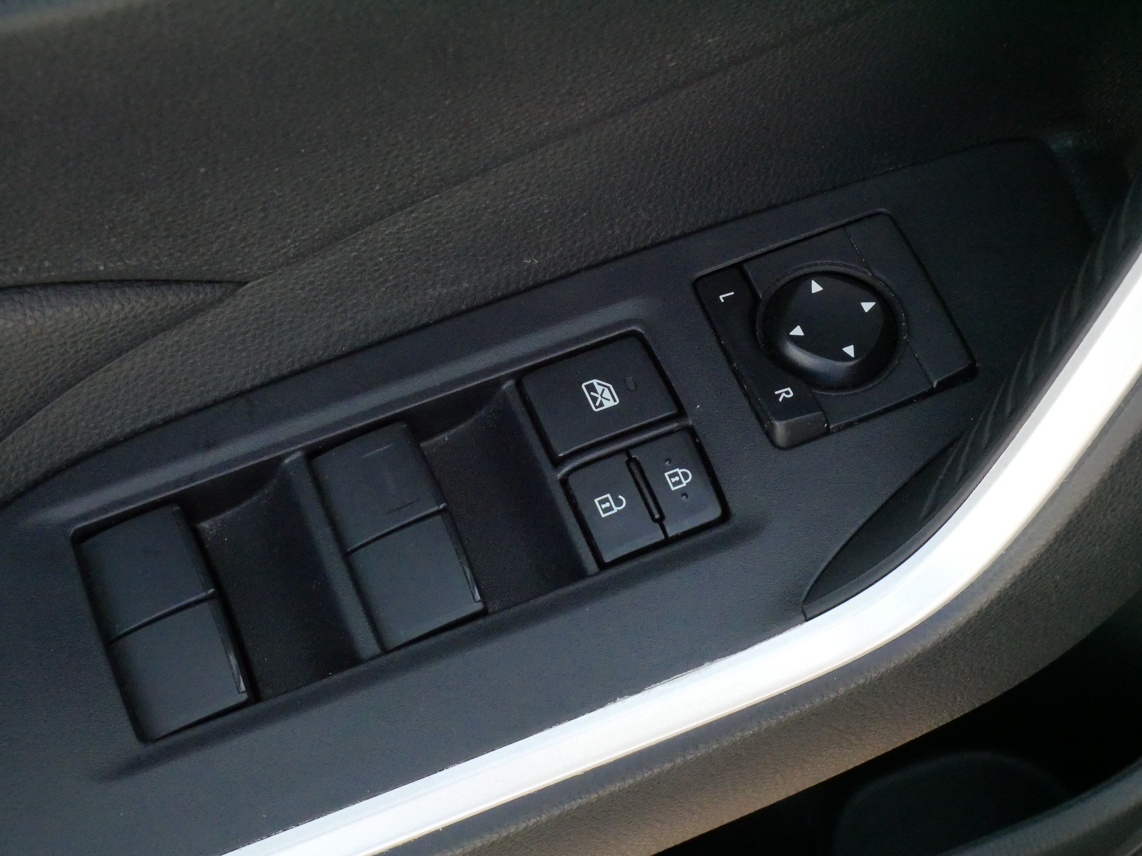 Certified 2020 Toyota RAV4 XLE w/ XLE Grade Weather Package AWD/4WD image 20