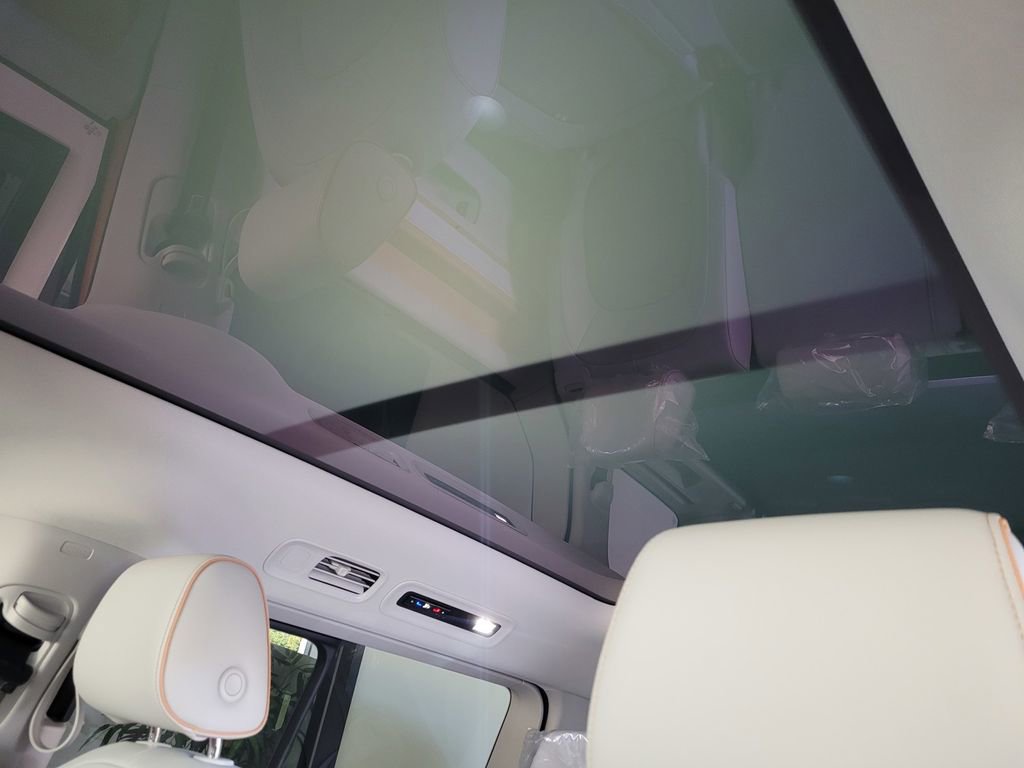 New 2025 Volkswagen ID. Buzz 1st Edition image 11