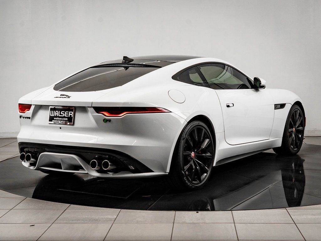 Used 2022 Jaguar F-TYPE R image 7
