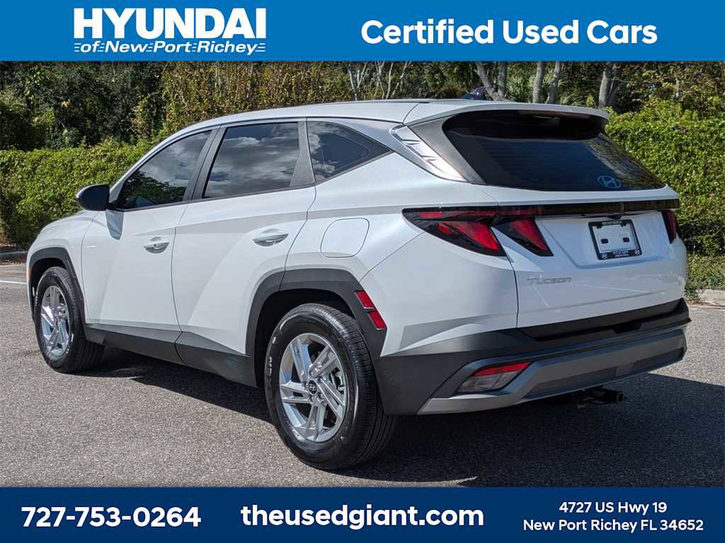 Used 2025 Hyundai Tucson SE image 3