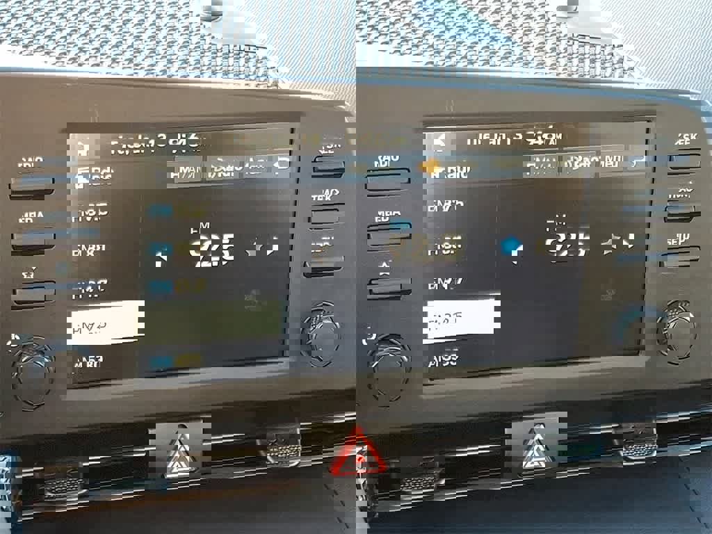 Used 2025 Hyundai Elantra Sport image 16