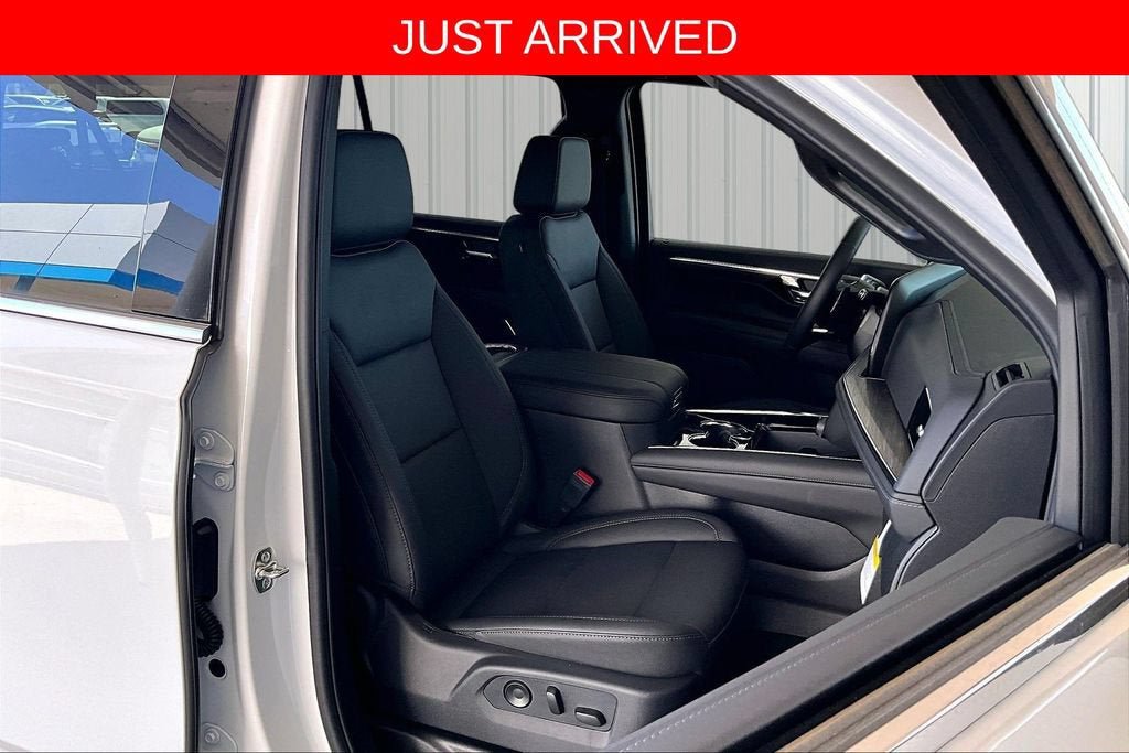 New 2026 Chevrolet Suburban LT w/ Comfort Package AWD/4WD image 5