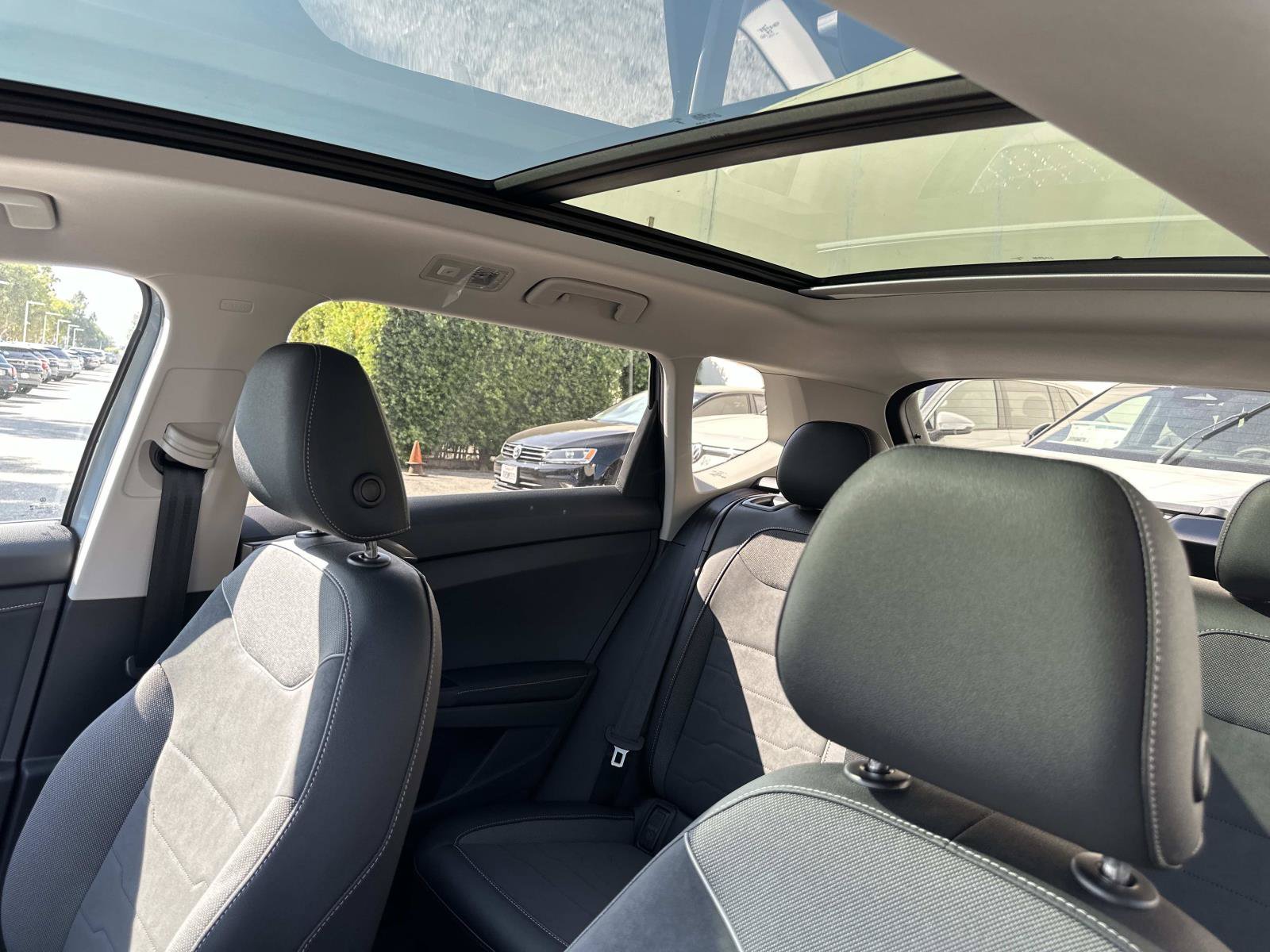 New 2027 Volkswagen Taos SE FWD image 24