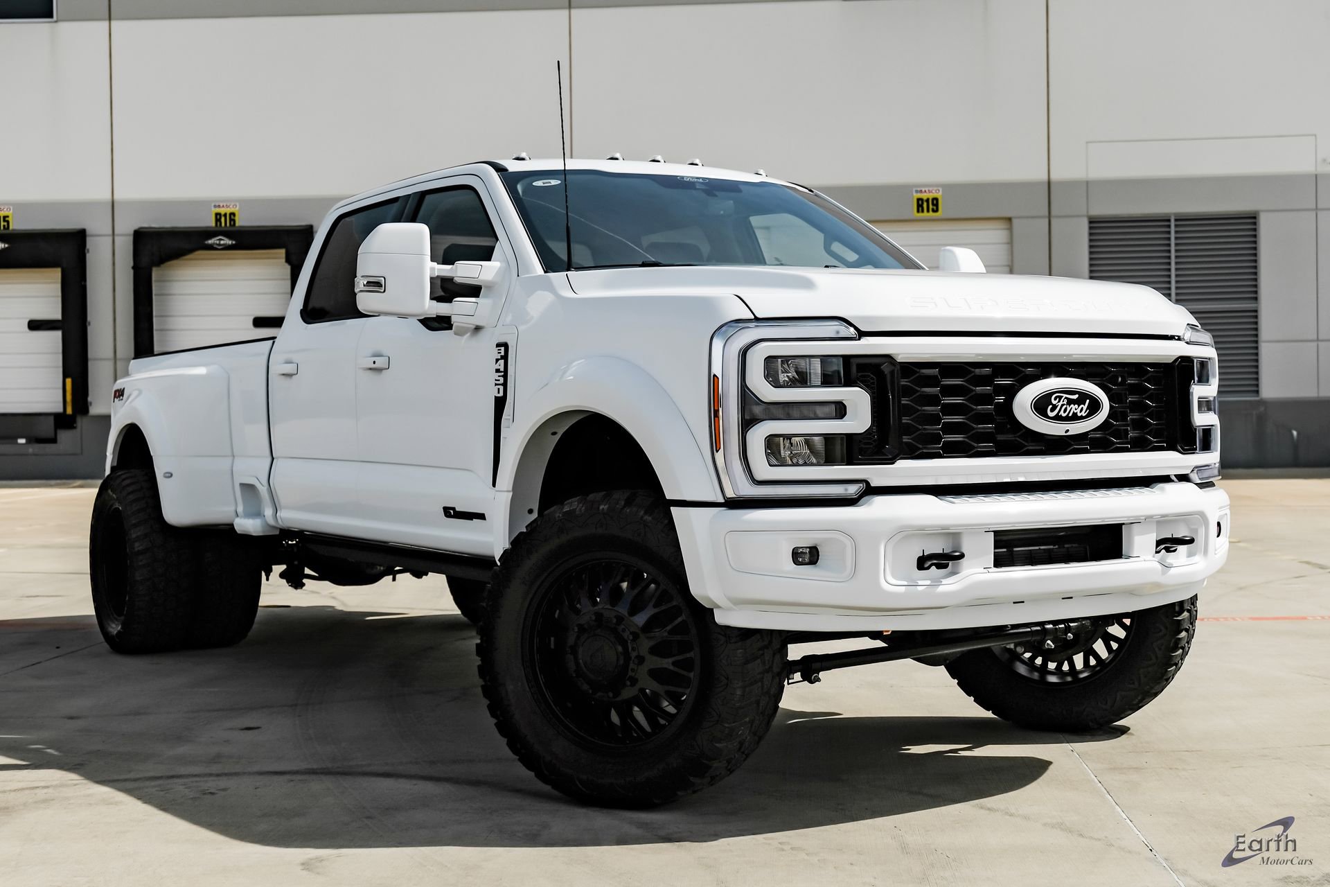 Used 2026 Ford F450 Lariat w/ FX4 Off-Road Package image 22