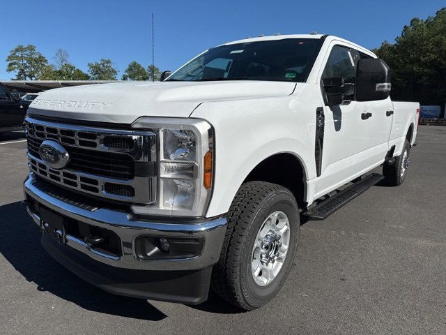 New 2026 Ford F350 XLT w/ FX4 Off-Road Package