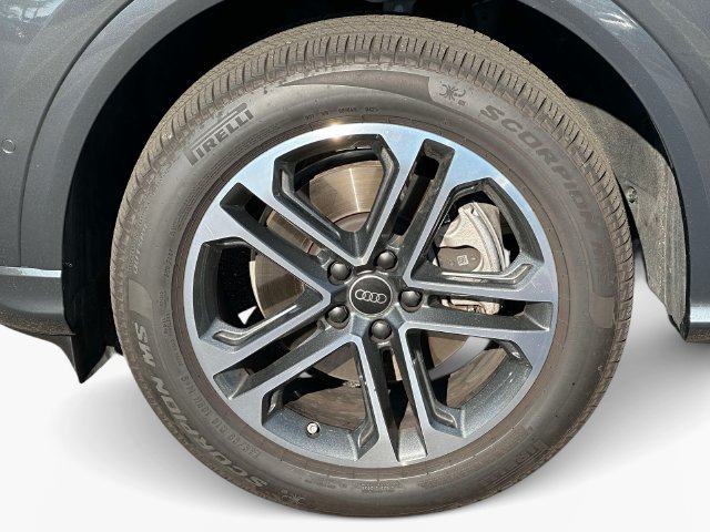 Certified 2025 Audi Q5 Premium w/ Convenience Package AWD/4WD image 10