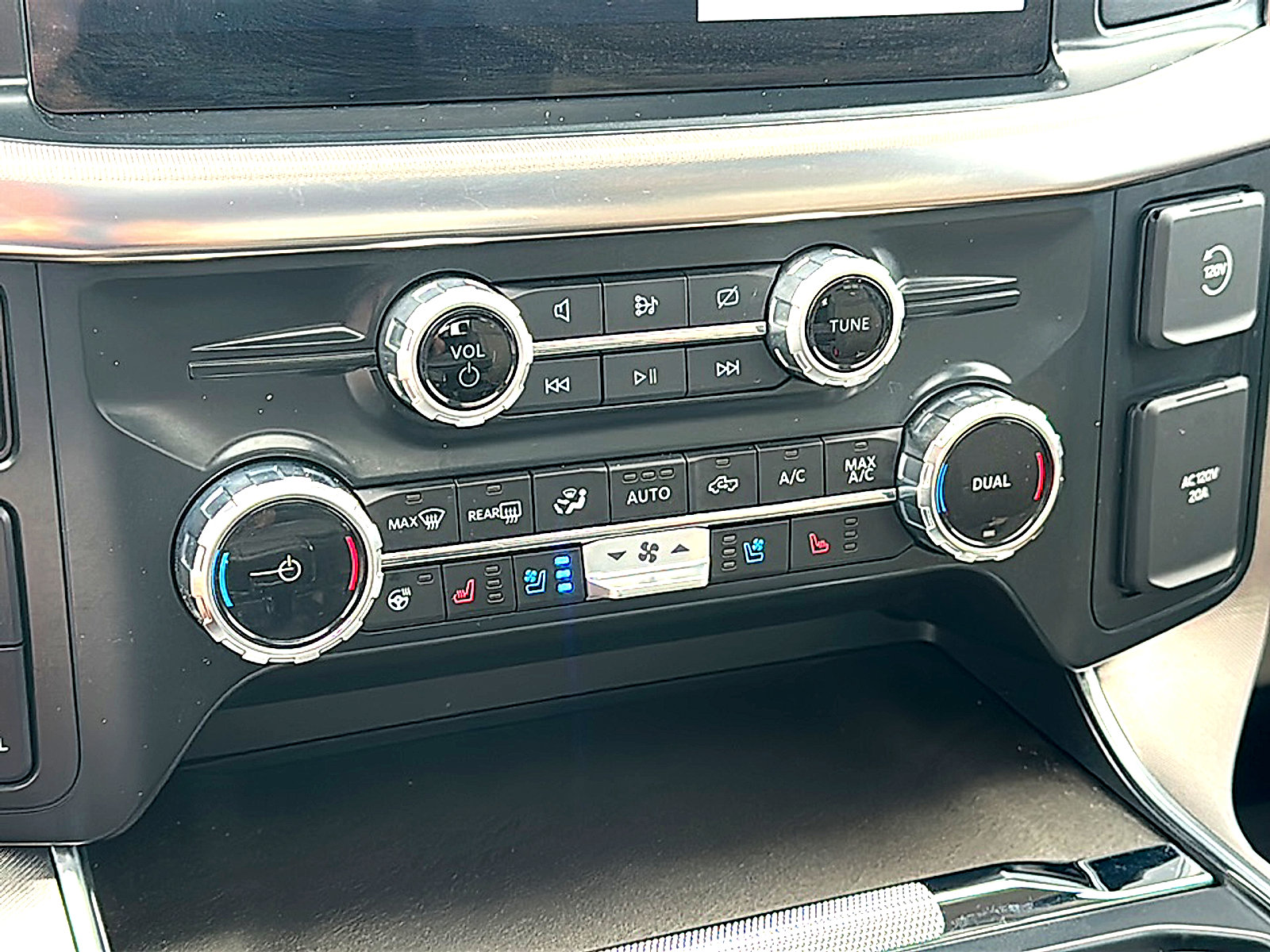 Used 2024 Ford F150 Platinum w/ Equipment Group 703A Plus image 35