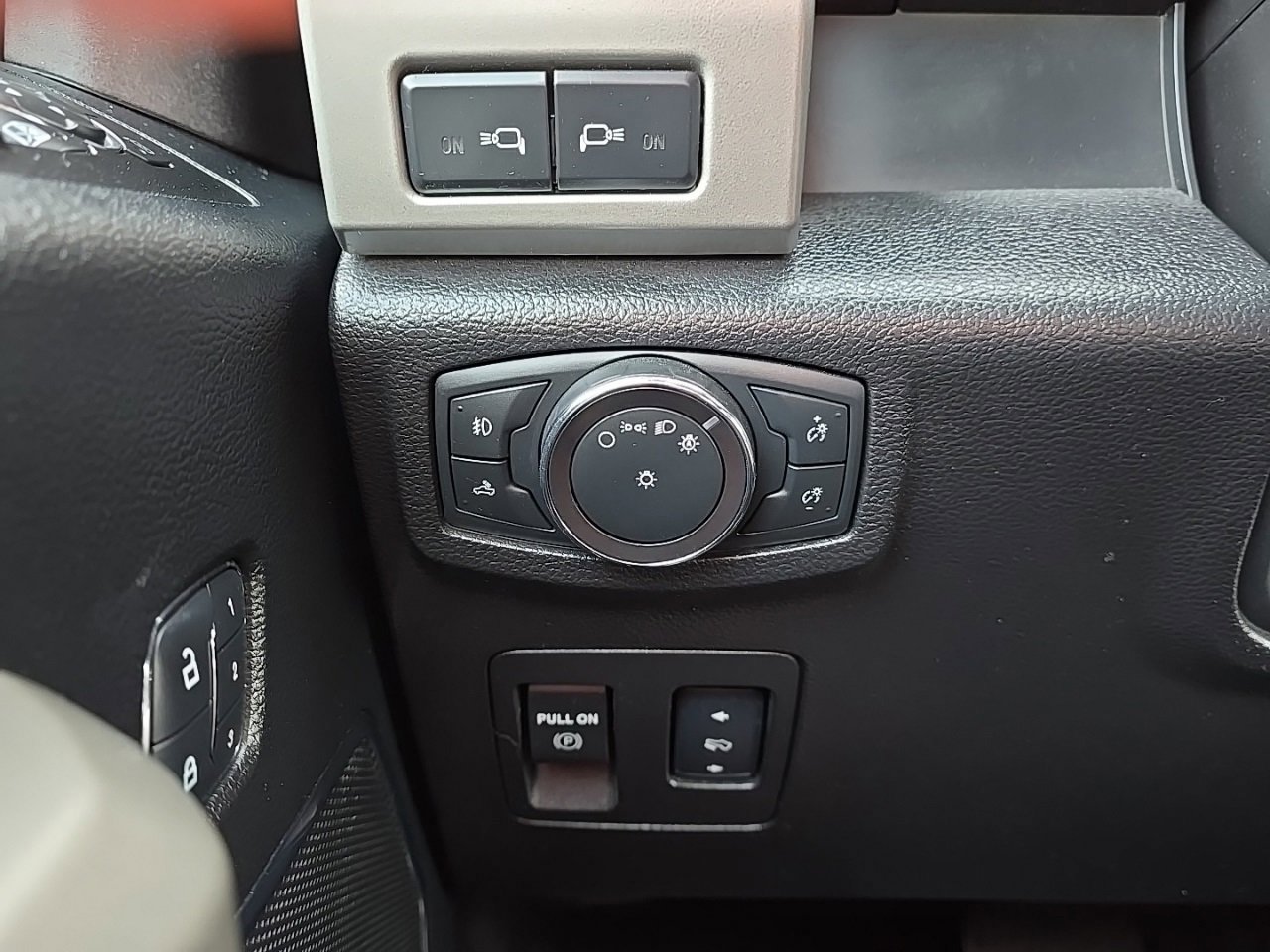 Used 2018 Ford F150 Lariat w/ Equipment Group 501A Mid image 28