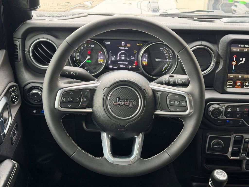 Used 2023 Jeep Wrangler Unlimited Sahara w/ Cold Weather Group AWD/4WD image 18