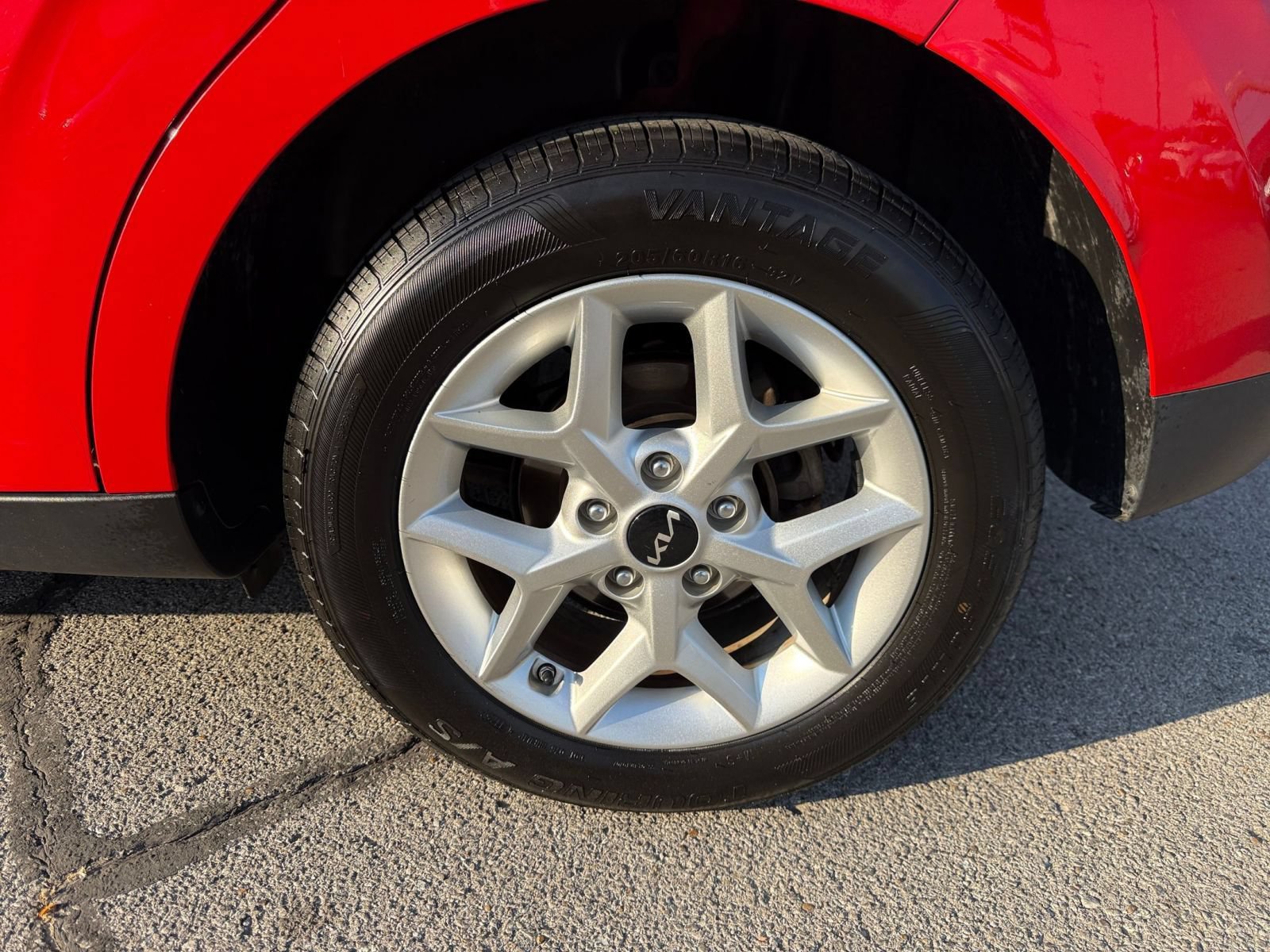 Used 2025 Kia Soul LX w/ LX Technology Package FWD image 27