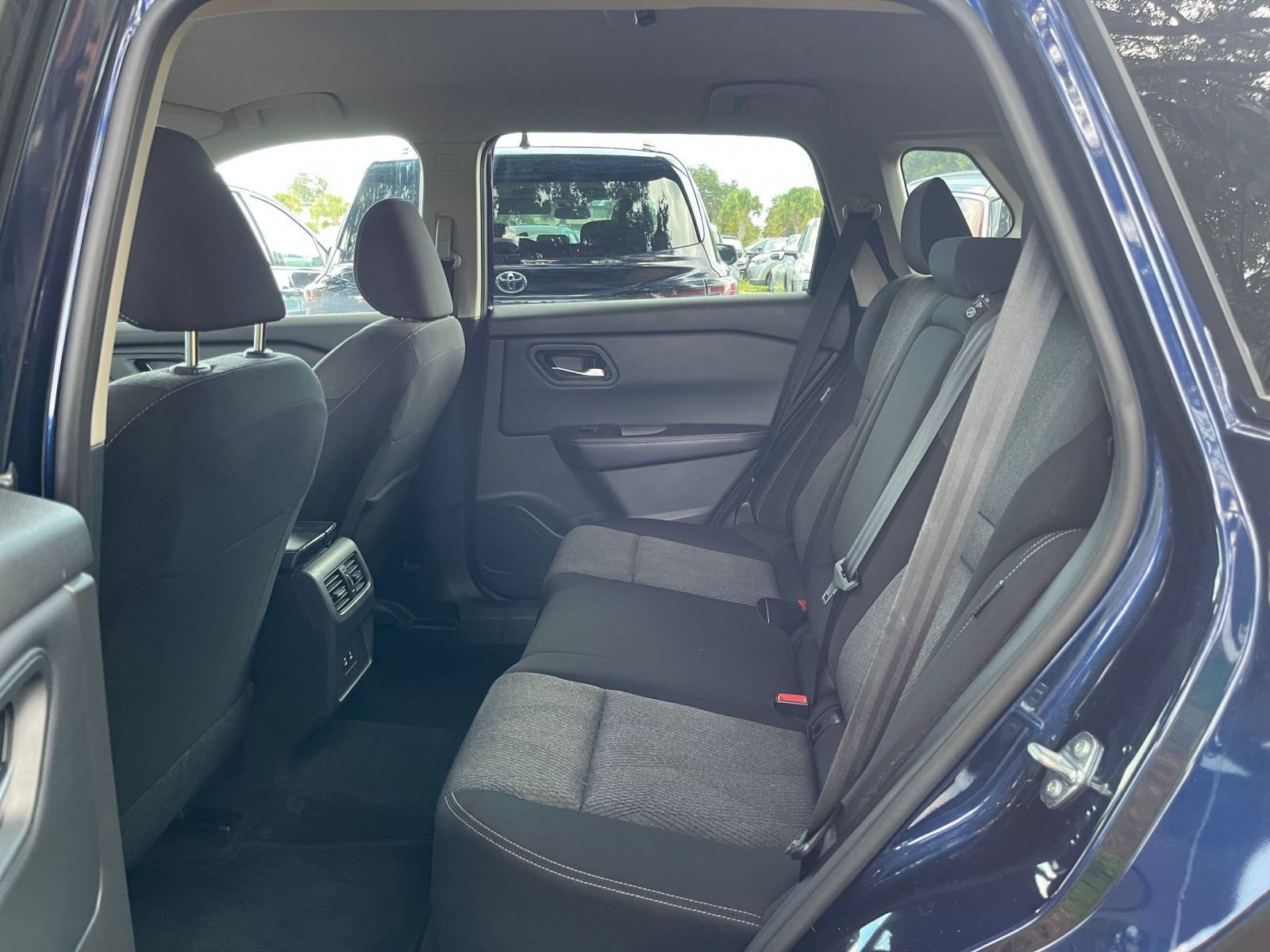 Used 2025 Nissan Rogue SV FWD image 26