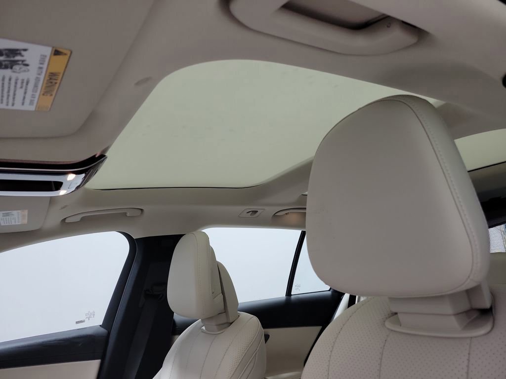 Used 2025 Mercedes-Benz E 450 4MATIC All-Terrain Wagon image 32