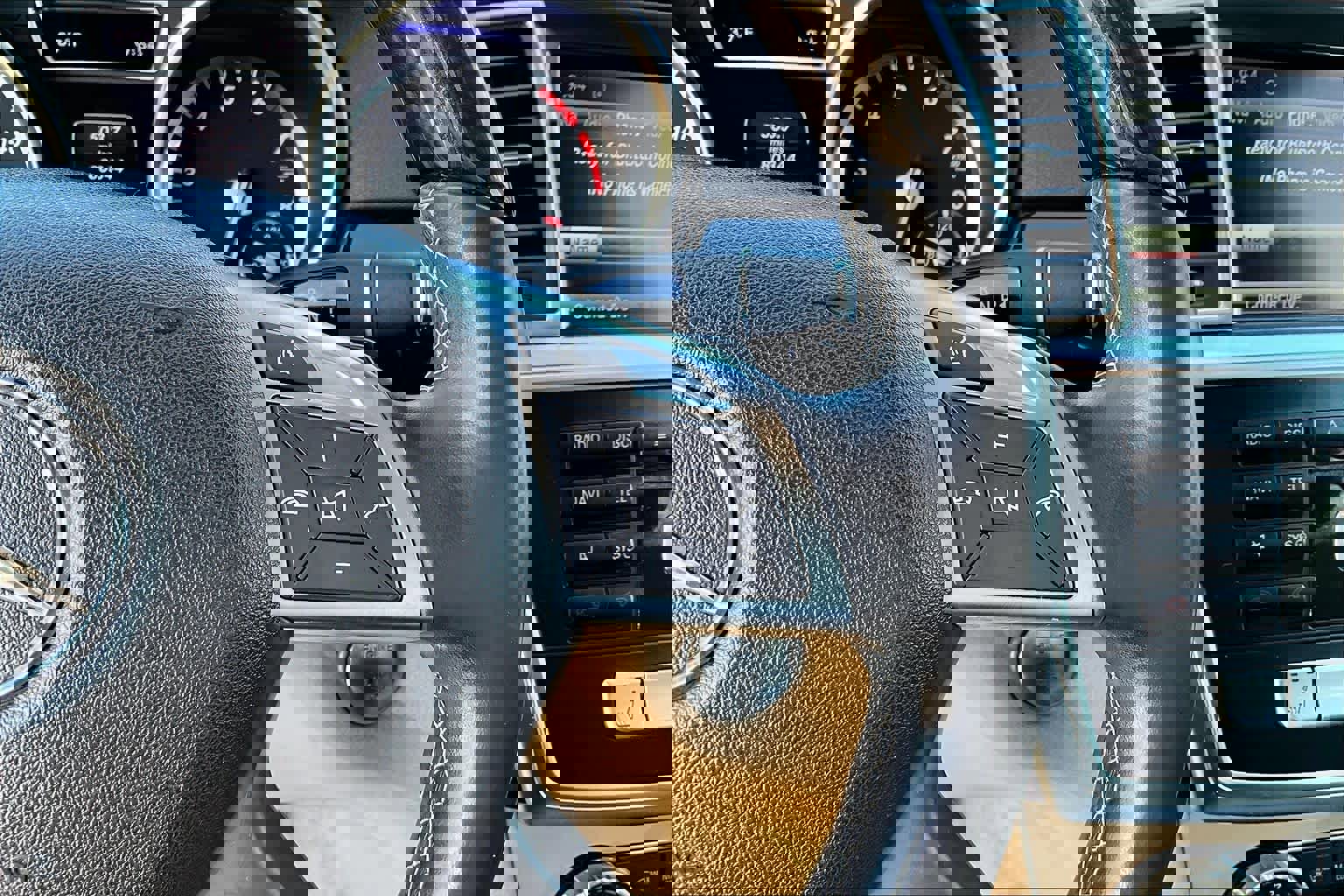 Used 2015 Mercedes-Benz ML 350 2WD image 24