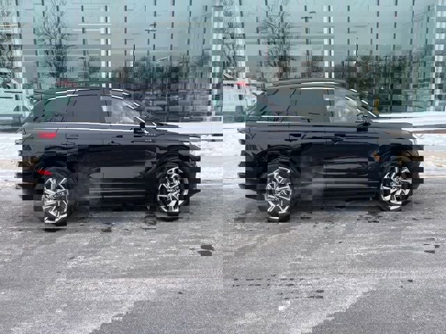 Used 2025 Lincoln Corsair Grand Touring w/ Equipment Group 301A image 9