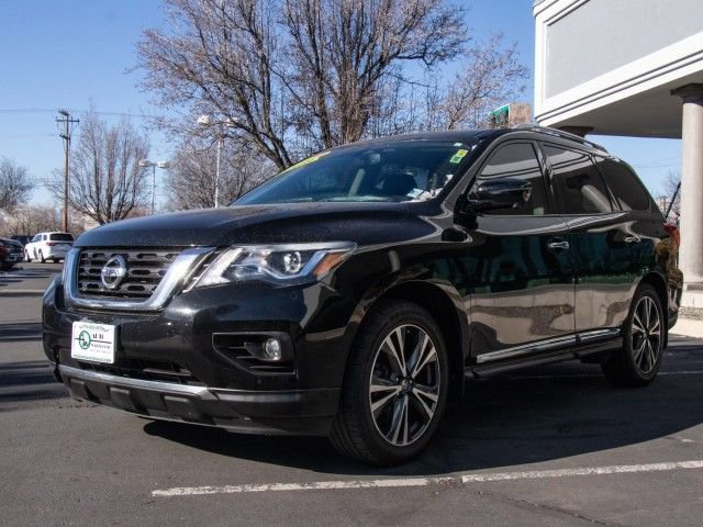 Used 2018 Nissan Pathfinder Platinum w/ Cargo Package image 3