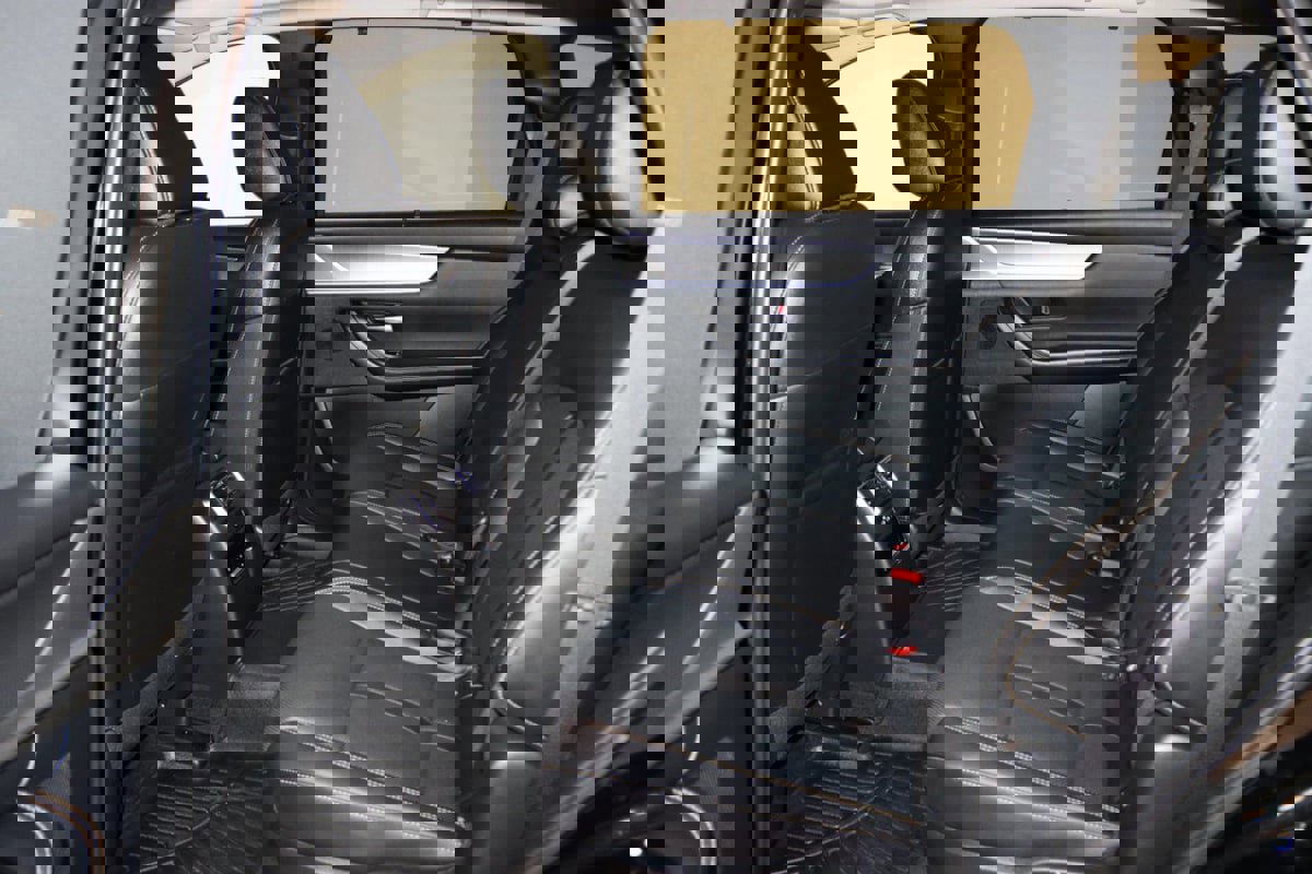 Used 2025 MAZDA CX-70 Plug-In Hybrid w/ Premium Pkg image 60