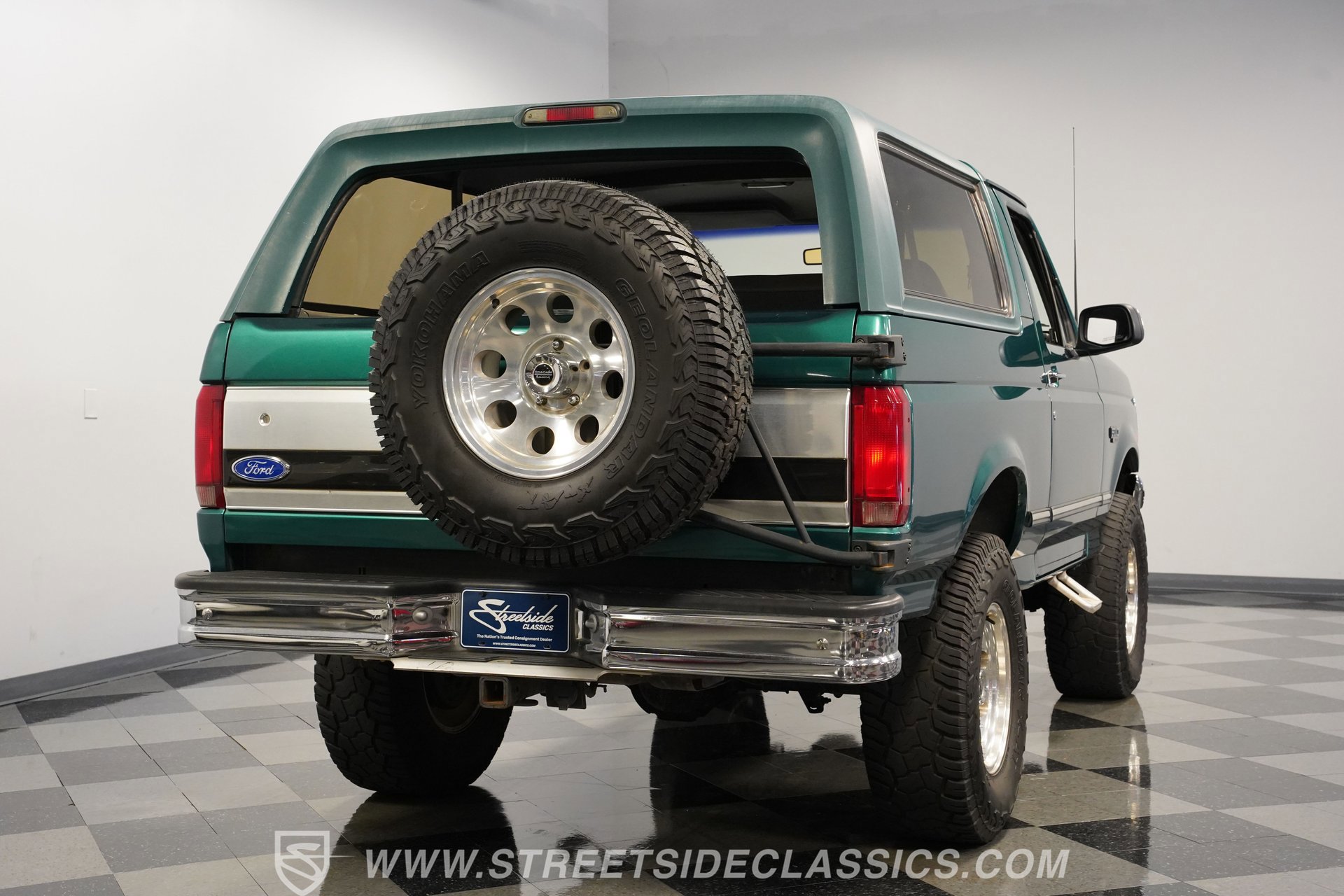 Used 1996 Ford Bronco XLT image 11
