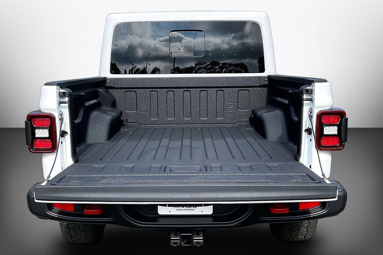 New 2026 Jeep Gladiator Rubicon w/ Steel Power Dome Hood Package AWD/4WD image 21