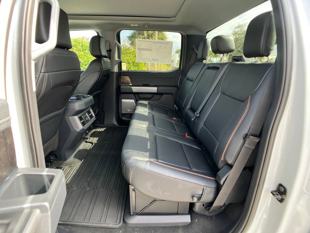 New 2026 Ford F250 Lariat w/ Black Appearance Package image 31