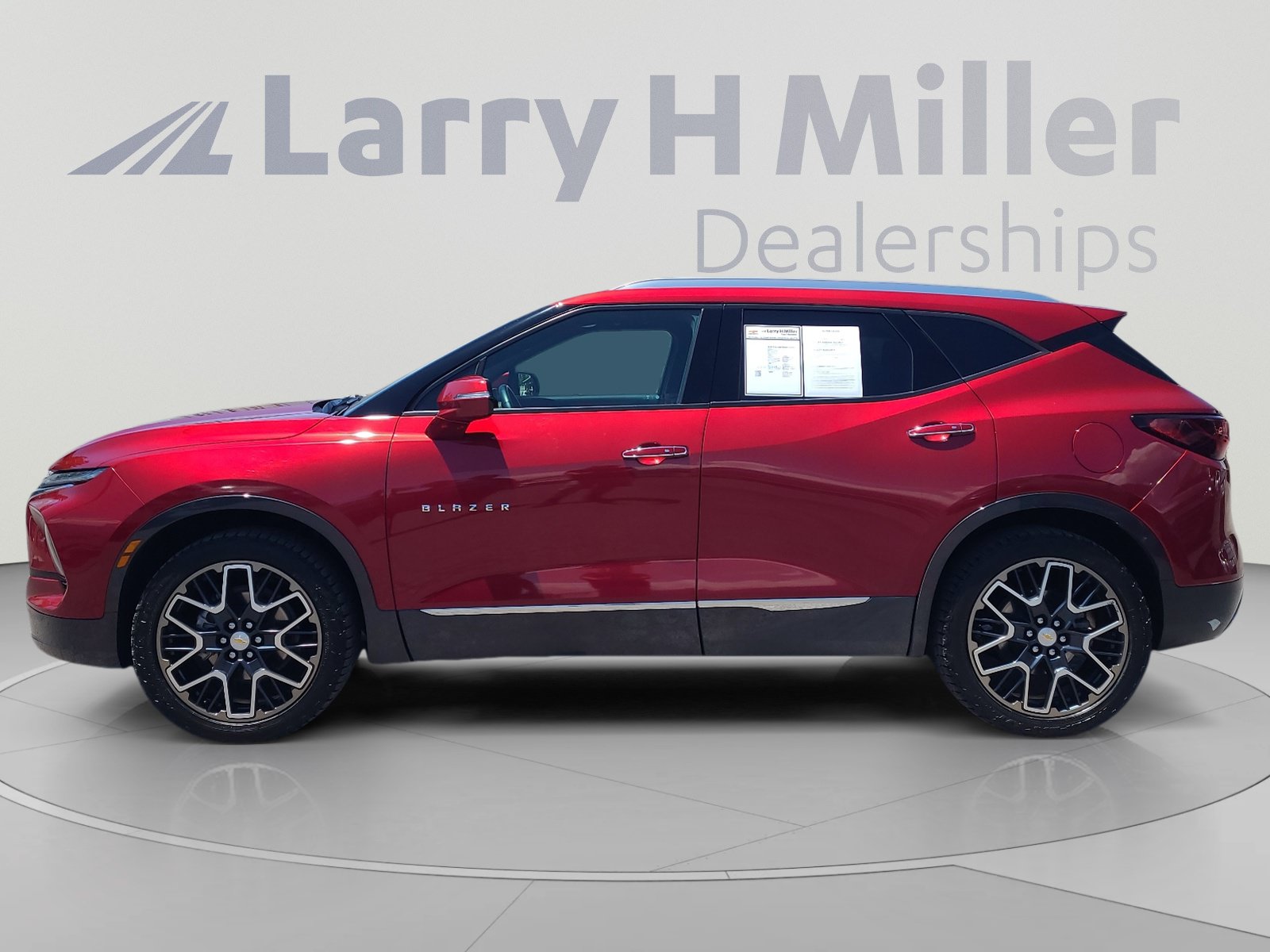 Used 2023 Chevrolet Blazer Premier w/ Enhanced Convenience Package AWD/4WD image 2
