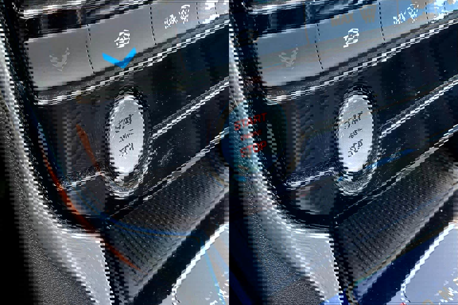 Used 2018 Jaguar XE R-Sport image 33