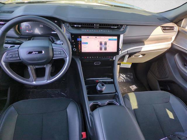 New 2026 Jeep Grand Cherokee Altitude image 11