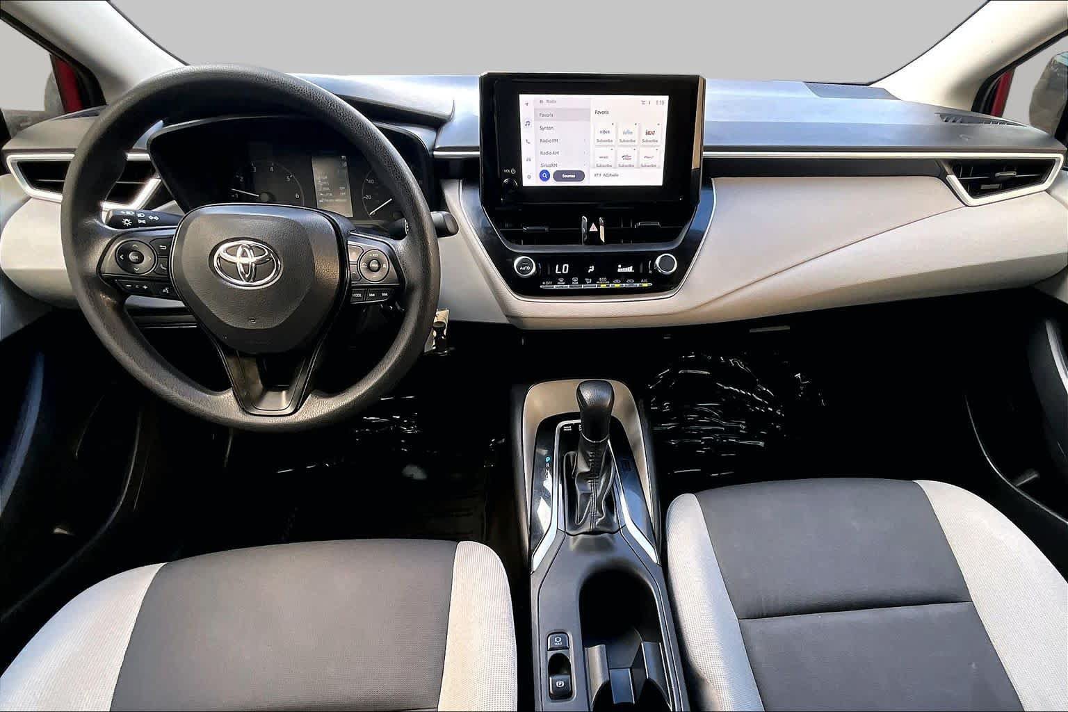Used 2025 Toyota Corolla LE FWD image 15